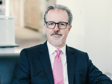 Dr. Wolfgang Schubert Dr. Wolfgang Schubert